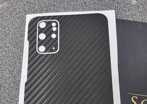 Samsung S20+ vinüülkleebis (1 foto / 3)