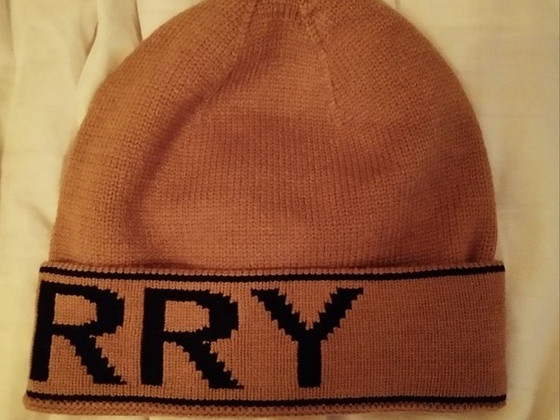 Шапка ©Burberry