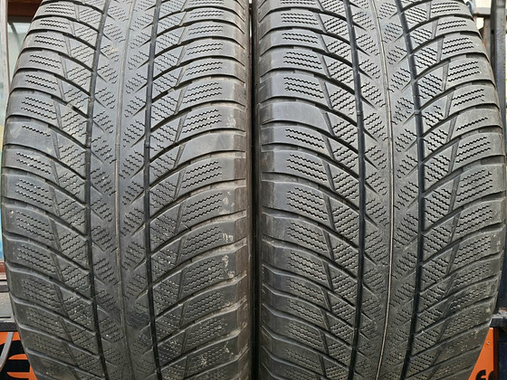 R19 Bridgestone M+S 245/50/19 - 2tk - paigaldus
