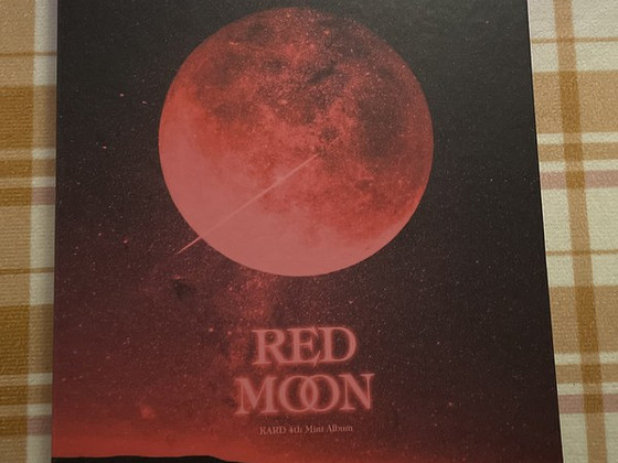 Альбом KARD RED MOON KARD 4-й мини-альбом KPOP