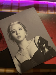 Альбом KARD RED MOON KARD 4-й мини-альбом KPOP (3 фото из 7)