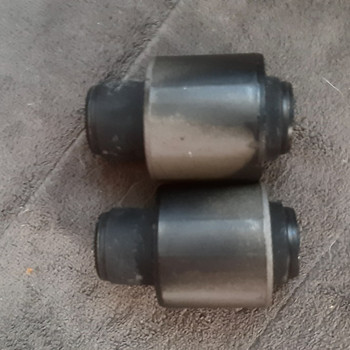 48725-05070 Сайлентблок рычага задней подвески Toyota