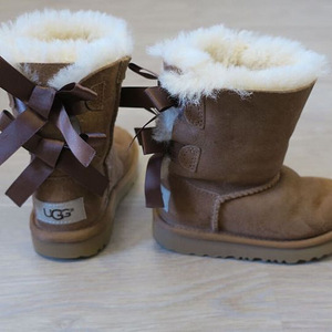 Originaal! UGG Bailey Bow saapad s23,5 (1 foto / 6)