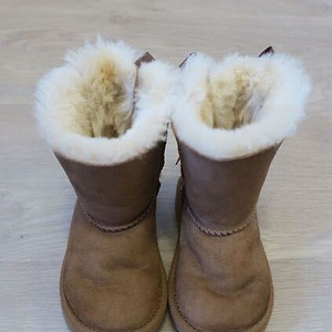 Originaal! UGG Bailey Bow saapad s23,5 (3 foto / 6)