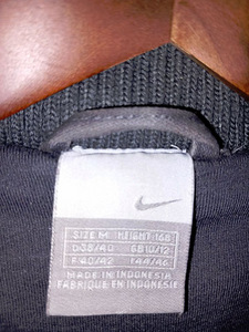 Женская куртка Nike с натуральным мехом (4 фото из 4)