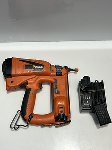 Газовый гвоздезабивной пистолет Paslode IM50 F18 + зарядка (2 фото из 5)