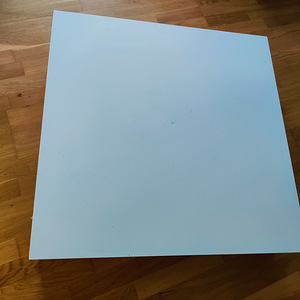 Низкий стол (2 фото из 3)