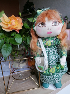 Текстильная игровая кукла ручной работы (5 фото из 10)
