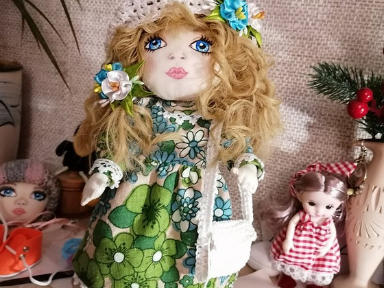 Текстильная игровая кукла ручной работы