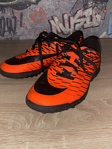 Müüa paar Nike jalgpallijalatsid (4 foto / 5)