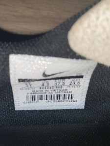 Müüa paar Nike jalgpallijalatsid (5 foto / 5)