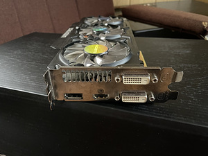 AMD r9 290x Gigabyte (2 фото из 2)
