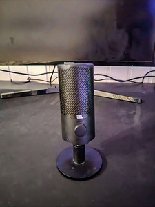 JBL Quantum Stream, черный - Микрофон (3 фото из 4)