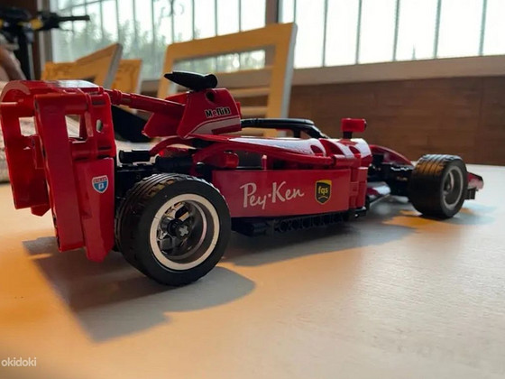 Гоночная машина lego(не оригинал)
