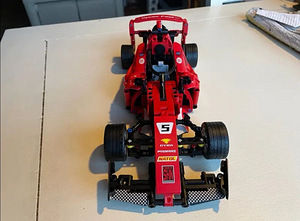 Гоночная машина lego(не оригинал) (2 фото из 3)