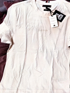 Tommy Hilfiger (3 фото из 3)