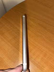 iPhone se (1 фото из 4)