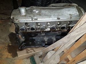 Двигатель M30B25 (2 фото из 2)