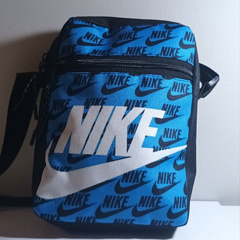 Сумка через плечо Nike».