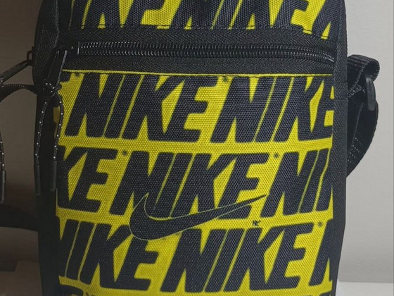 Сумка через плечо Nike».