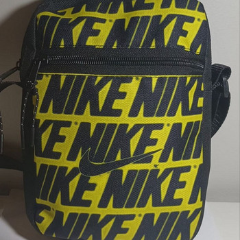 Сумка через плечо Nike».