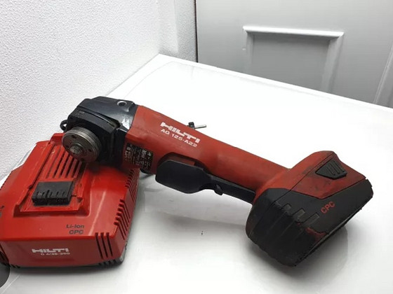Hilti akuveski + aku + laadija