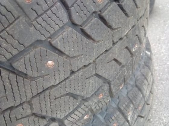 205/75R16 Naastrehvid koos velgedega mb spriterile