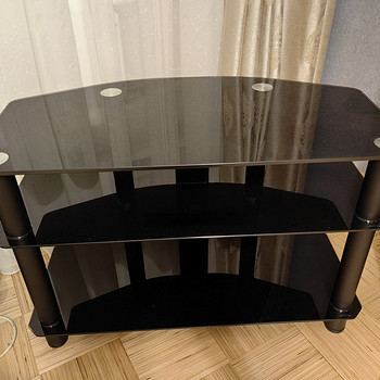 Klaasist televiisorilaud