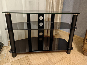 Klaasist televiisorilaud (2 foto / 3)