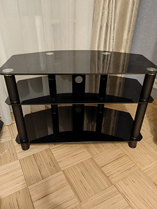 Klaasist televiisorilaud (3 foto / 3)