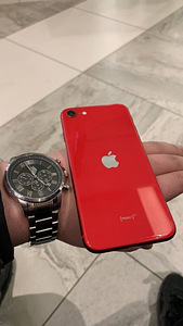 iPhone SE 2020 64gb (2 foto / 4)