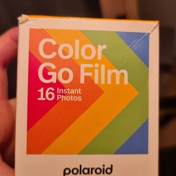 Polaroid. Цветная фотопленка. 16
