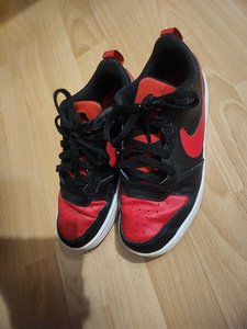 Кроссовки Nike (3 фото из 3)