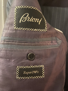 Костюм Brioni, производство Италия, размер 50. (3 фото из 6)