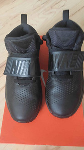 Nike team Hustle (2 фото из 6)