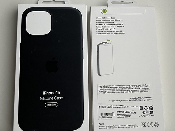 Apple iPhone 15 Silicone Case with Magsafe , Black
