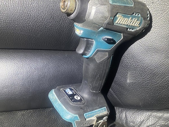 Аккумуляторная ударная дрель Makita DTD157