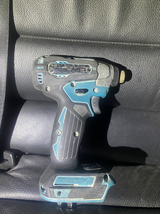Аккумуляторная ударная дрель Makita DTD157 (2 фото из 2)