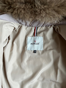 Зимняя куртка Moncler для девочек, размер 146 (3 фото из 5)