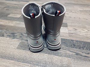 Новые ботинки Tommy Hilfiger (2 фото из 4)
