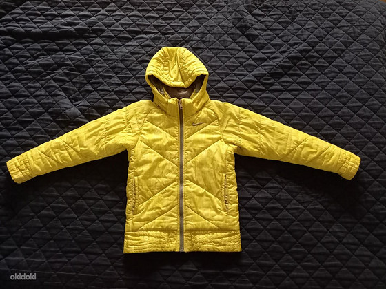 Зимняя куртка Nike (размер 140)