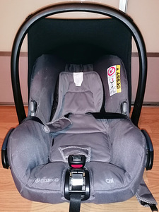 Maxi cosi (1 foto / 3)