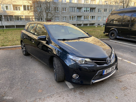 Toyota Auris гибрид бензин/газ LPG Такси