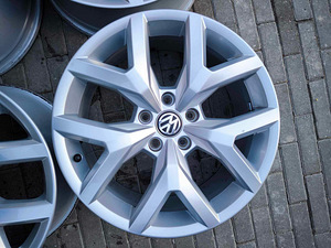 19" Volkswagen originaalveljed 5x120 (1 foto / 7)