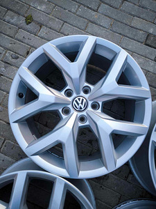19" Volkswagen originaalveljed 5x120 (2 foto / 7)