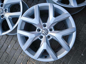 19" Volkswagen originaalveljed 5x120 (3 foto / 7)