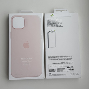 Apple iPhone 15 Plus Silicone Case with Magsafe (2 фото из 5)
