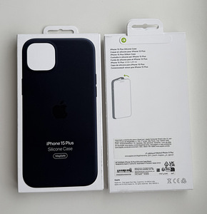 Apple iPhone 15 Plus Silicone Case with Magsafe (4 фото из 5)