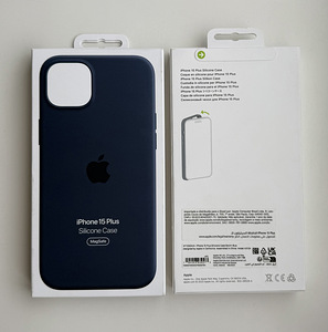 Apple iPhone 15 Plus Silicone Case with Magsafe (5 фото из 5)