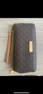 Michael kors rahakott käekott (1 foto / 3)